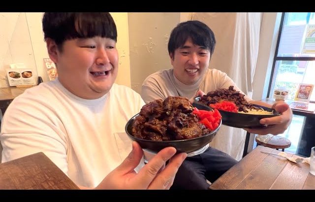 ガーリィレコードチャンネル 【デカ盛り】肉だけで1.2キロ超え！？豚地獄煮豚カレー！！